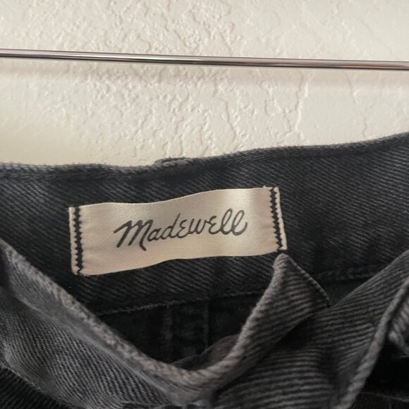 MADEWELL The Mom Jean Short in Distressed Black | Size 27 - Picture 4 of 7